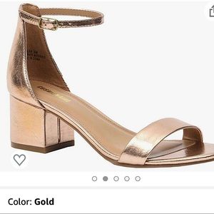 Never Worn 7.5 Rose Gold Heel